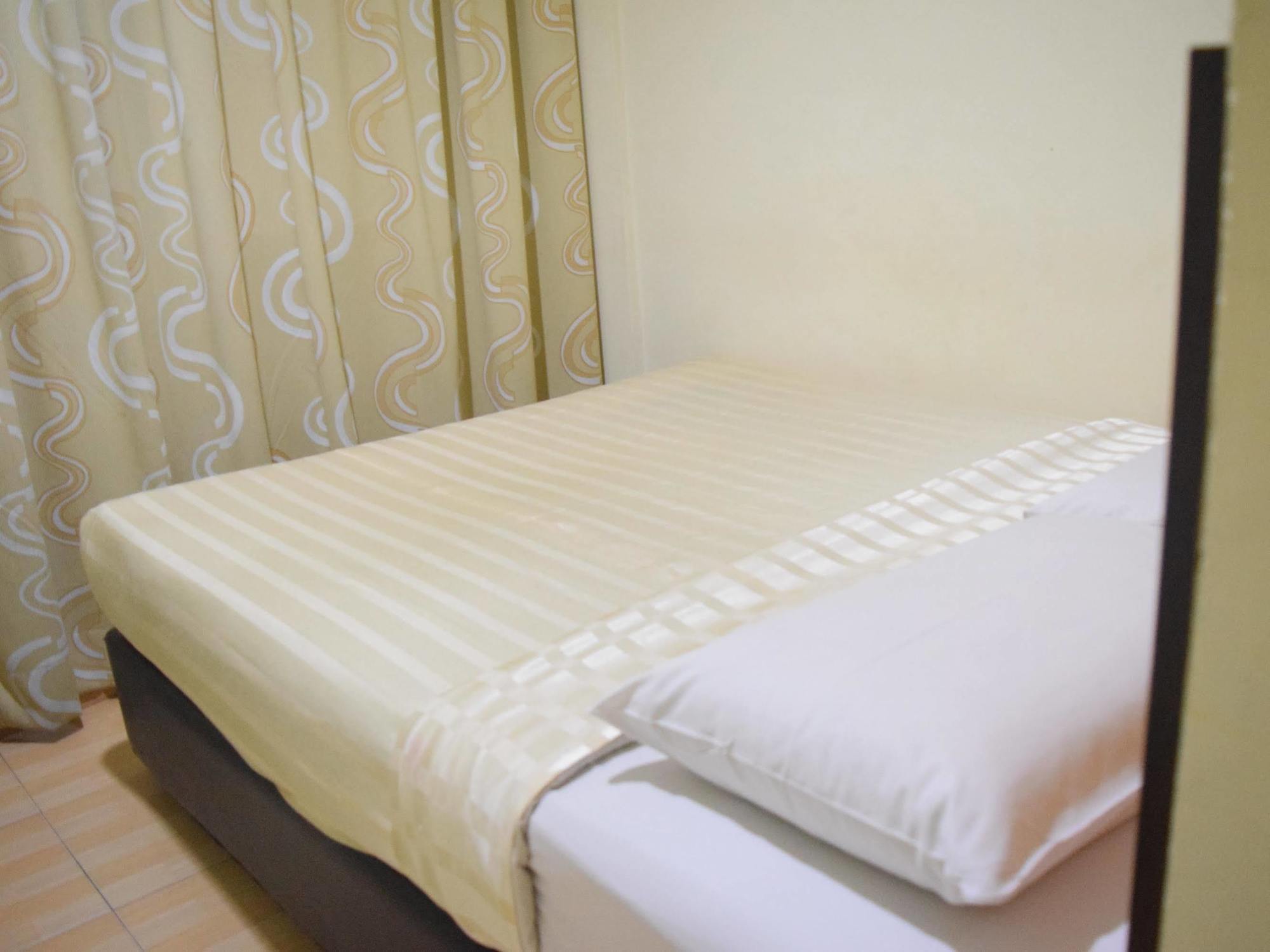 Dj Citi Inn Hotel Kuala Terengganu Exterior foto
